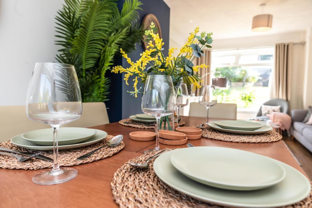 3 Bedrooms House Ideal For Long Stays! Southampton Bagian luar foto