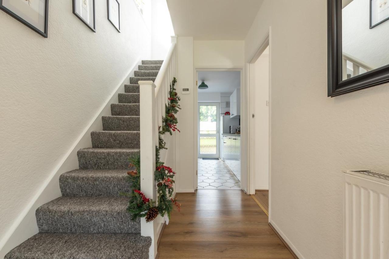 3 Bedrooms House Ideal For Long Stays! Southampton Bagian luar foto