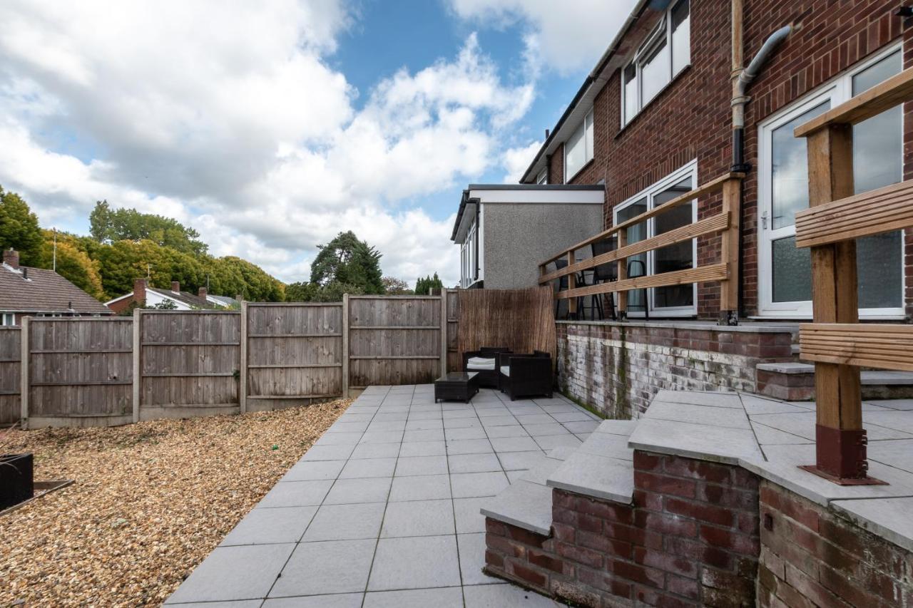 3 Bedrooms House Ideal For Long Stays! Southampton Bagian luar foto